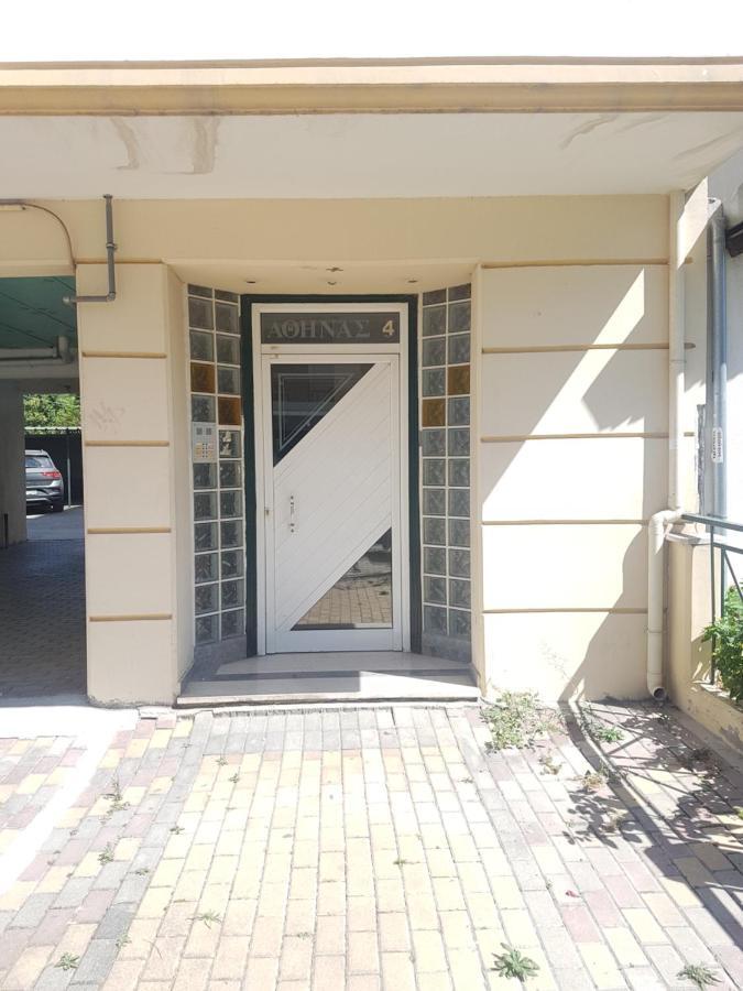 Nn Larisa Deluxe Apartment מראה חיצוני תמונה